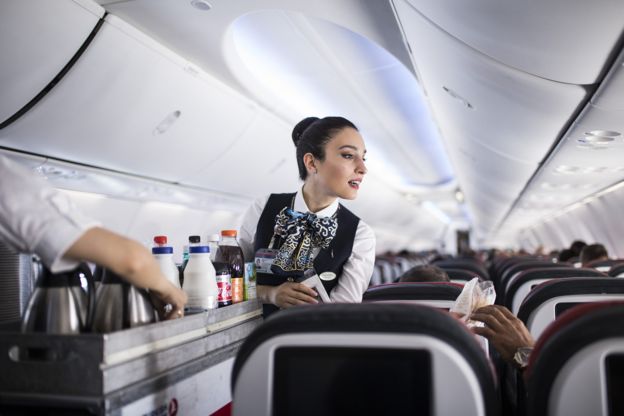 En todo el mundo, se espera que los empleados en muchas profesiones adopten una cultura de trabajo que requiera la manifestación externa de emociones particulares, que pueden incluir la ambición, la agresión y el hambre de éxito. (GETTY IMAGES)