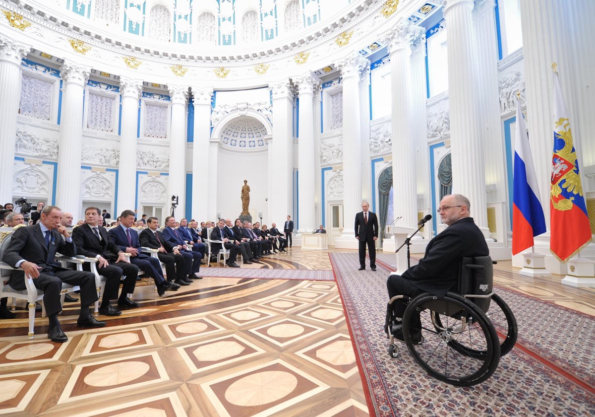 Philip Craven lamentó que "el programa de dopaje de Estado también haya involucrado al deporte paralímpico". (Foto Prensa Libre:AP)