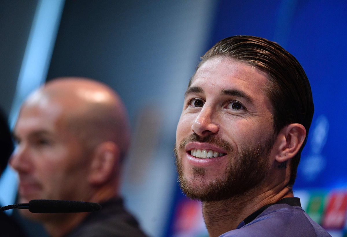 Sergio Ramos durante la conferencia de prensa de este martes en el previo del juego contra el Atlético de Madrid. (Foto Prensa Libre:AFP)