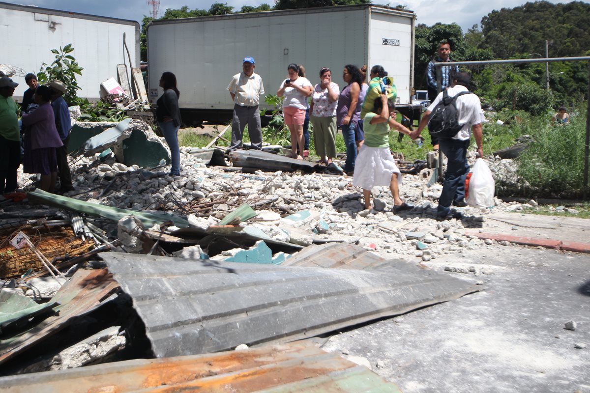 Manifestación de vecinos de la colonia Eureka, zona 21, el pasado lunes. (Foto Prensa Libre: Hemeroteca PL).