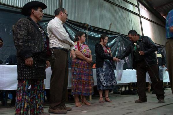 En la elección de las nuevas autoridades de los 48 cantones de Totonicapán participaron líderes de  distintas comunidades. (Foto Prensa Libre: Édgar Domínguez).