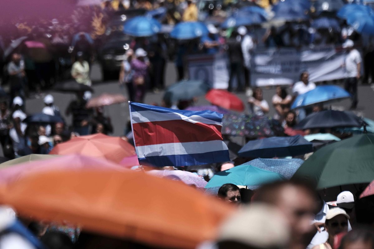 Se cumplió el octavo día de huelga sindical en Costa Rica en rechazo a un proyecto de reforma tributaria. (Foto Prensa Libre: EFE)