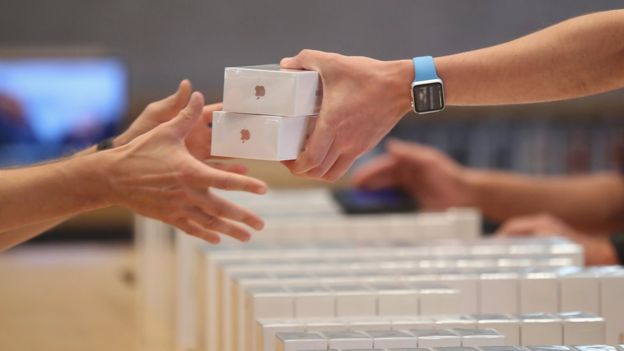 Apple nunca ha establecido una tienda oficial en Argentina, como sí en otros países de América Latina.