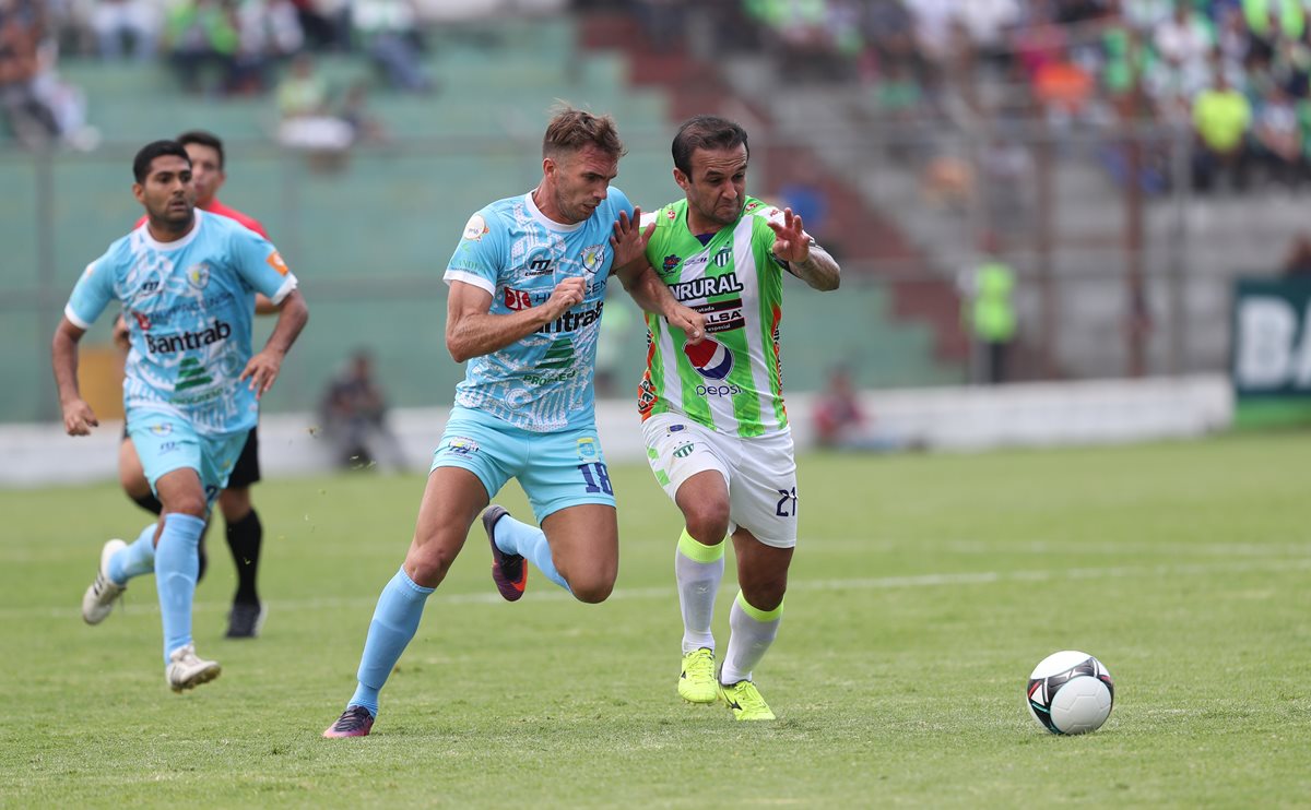 El líder Sanarate y el tercer lugar Antigua GFC son dos de los cuatro equipos que tienen posibilidades de ganar la fase de clasificación (Foto Prensa Libre: Hemeroteca PL)