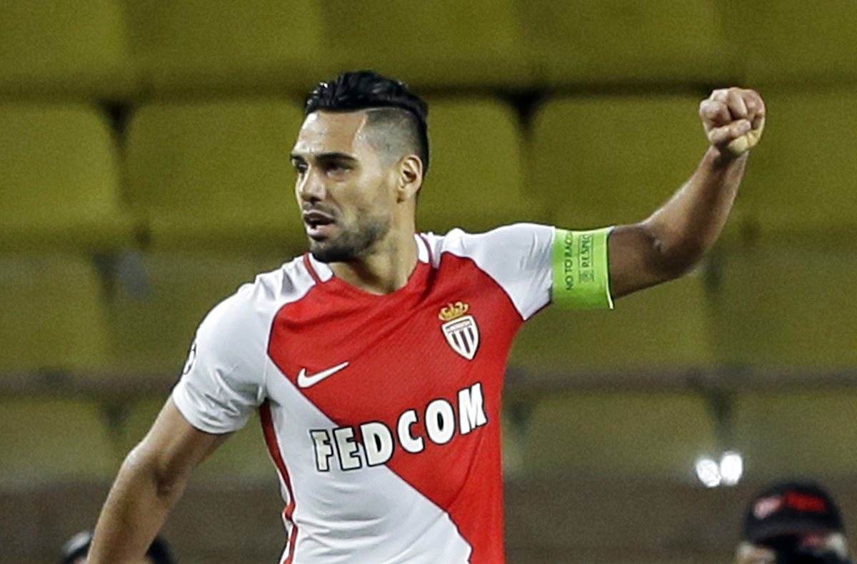 El colombiano Radamel Falcao, que vuelve a brillar con el Mónaco después de dos temporadas para olvidar en Inglaterra. (Foto Prensa Libre: AFP)