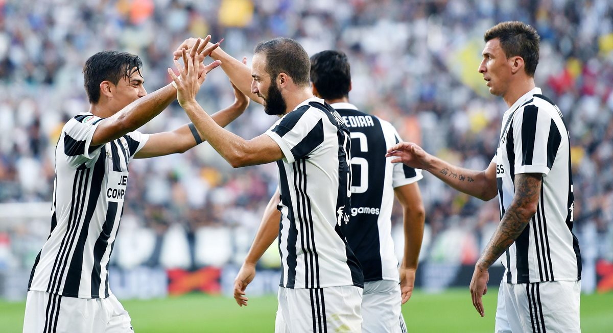 Dybala e Higuaín fueron claves en la goleada de la "vecchia signora". (Foto Prensa Libre: AP)