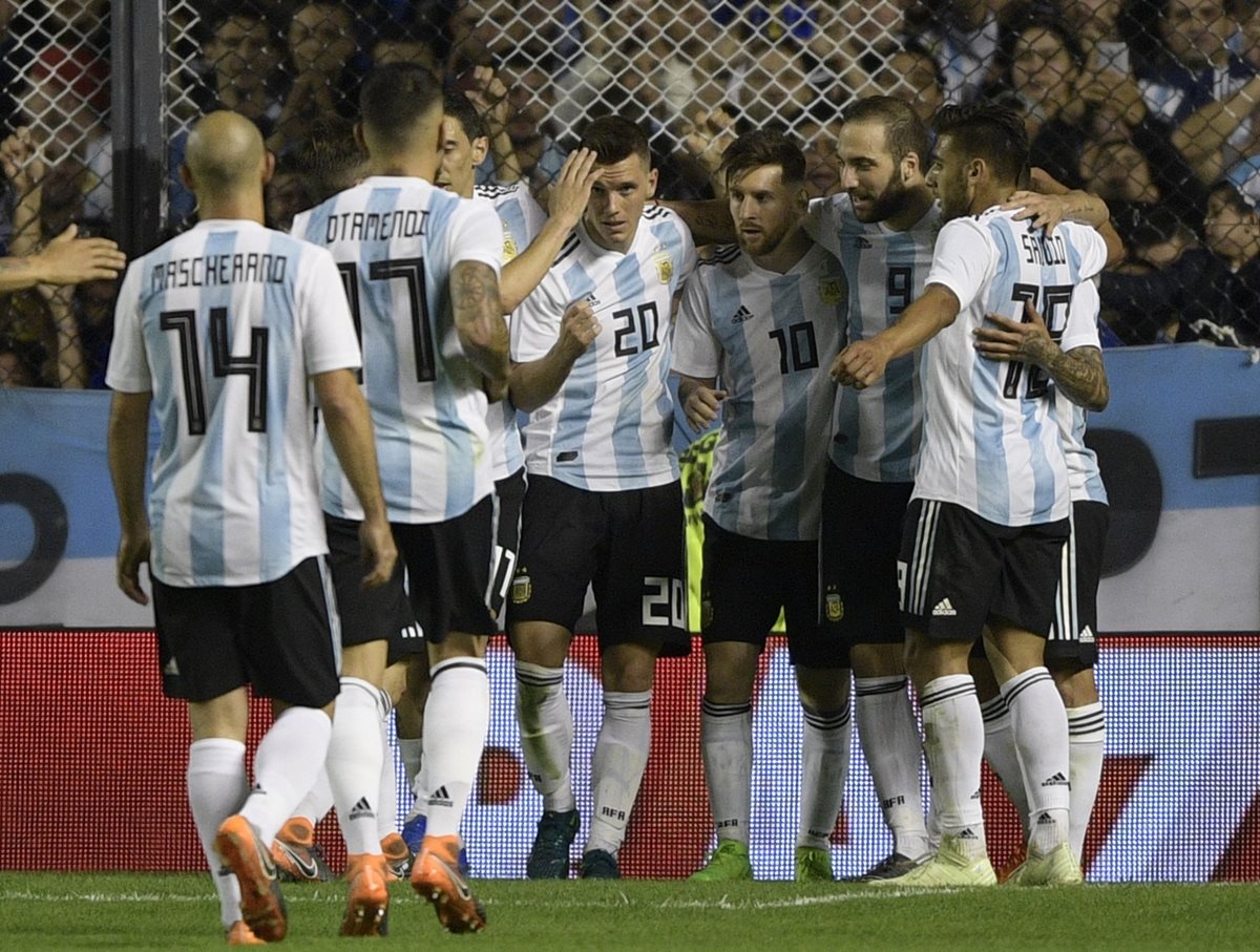 La albiceleste superó comodamente a Haití en la despedida con su afición antes del mundial de Rusia 2018. (Foto Prensa Libre: AFP)