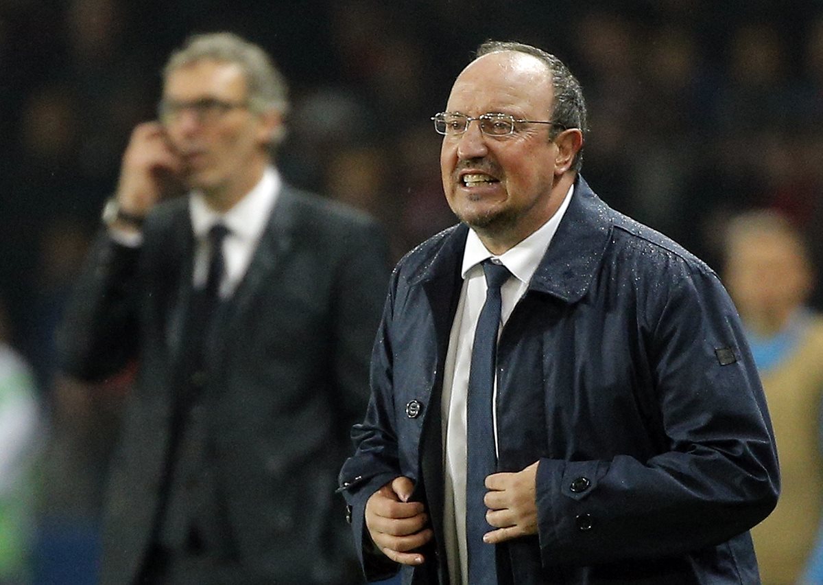 Rafael Benítez salió satisfecho tras el empate ante PSG. (Foto Prensa Libre: AP).