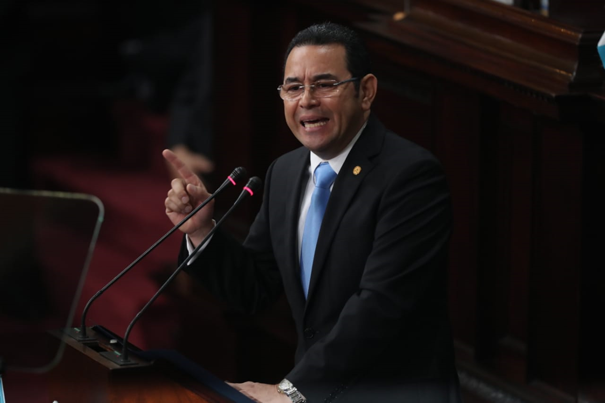 El presidente Jimmy Morales durante su discurso en la sesión solemne del Congreso por la Independencia Patria. (Foto Prensa Libre: Esbin García)