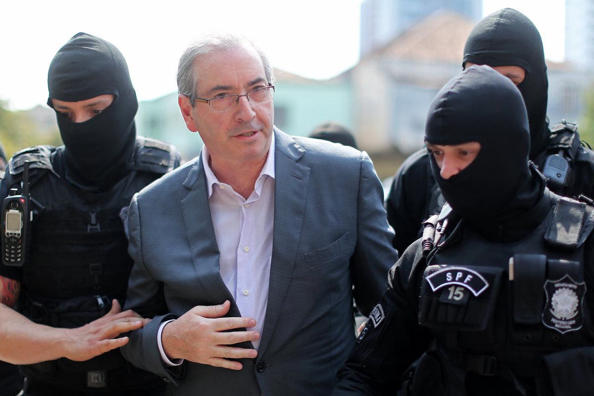 Cunha llega al Instituto de Medicina Forense en Curitiba, Brasil. (Foto Prensa Libre: AFP)