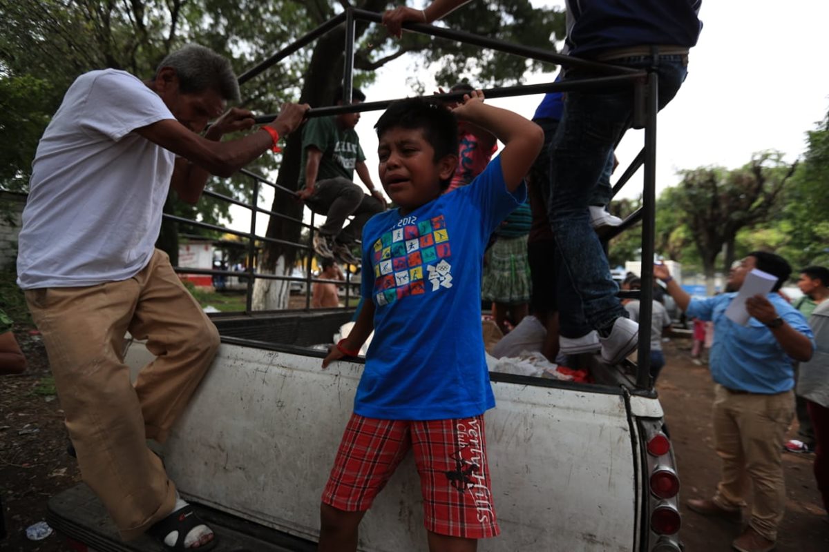 Varios niños se vieron conmocionados ante el llamado de alerta.