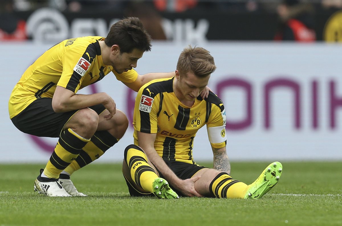 Marco Reus volverá a la acción en prácticamente un mes. (Foto Prensa Libre: AP)