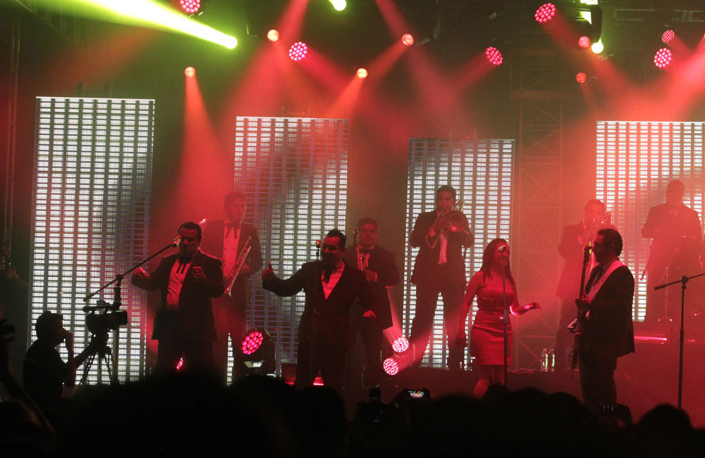 La banda mexicana Los Ángeles Azules ofreció un concierto en la capital. (Foto Prensa Libre: Keneth Cruz)