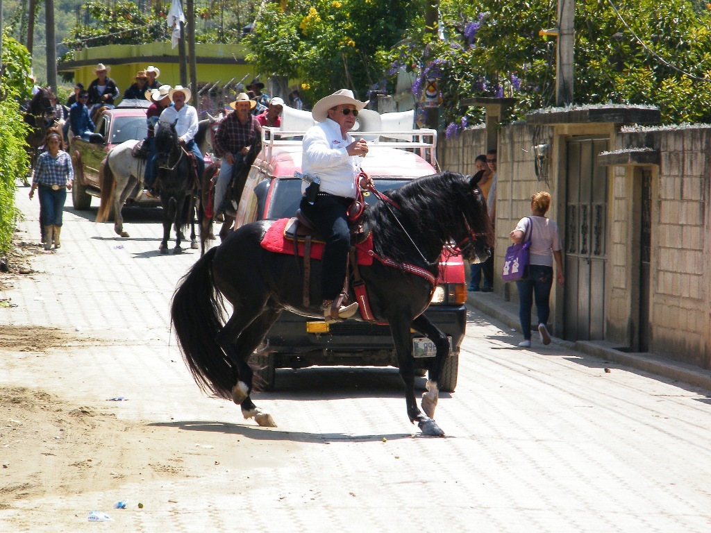 Recorrido de despife hípico por feria patronal en Sanarate, El Progreso. (Foto Prensa Libre: Héctor Contreras)