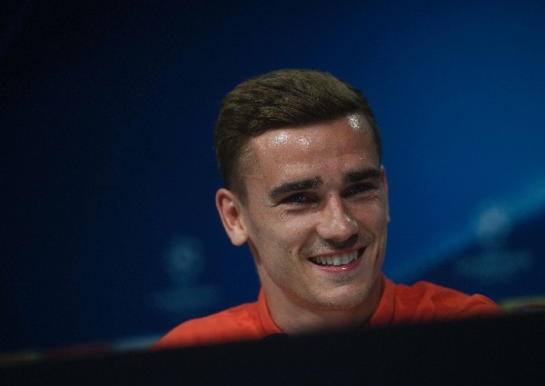 Antoine Griezmann del Atlético de Madrid durante la conferencia de prensa en Madrid, por la Liga de Campeones. (Foto Prensa Libre: AFP)