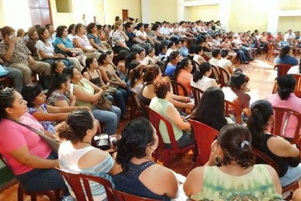 Maestros participan en capacitación sobre  prevención de acoso escolar.