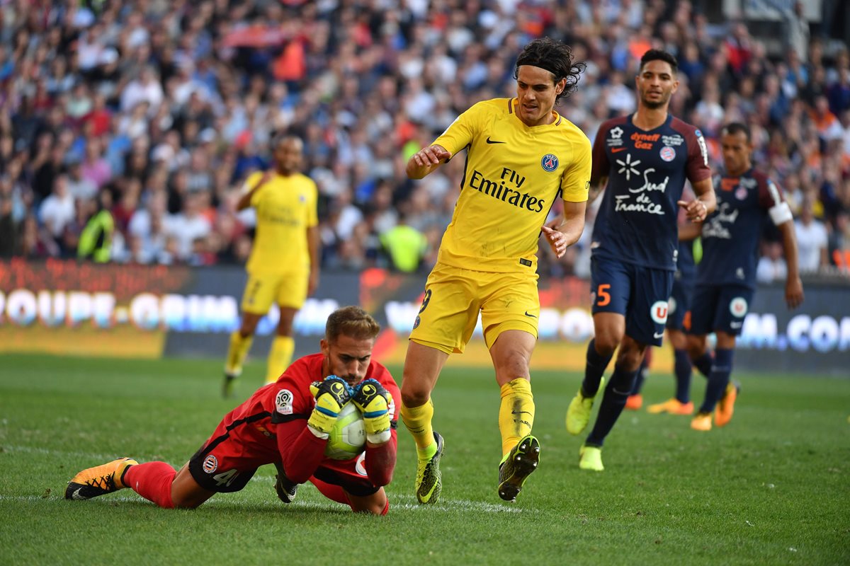 Edinson Cavani no encontró el acompañamiento en la delantera del PSG. (Foto Prensa Libre: AFP)