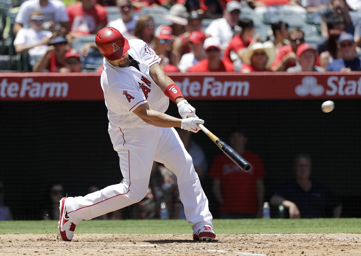 Albert Pujols fue la figura de su equipo y lo guió a la victoria. (Foto Prensa Libre: AP)