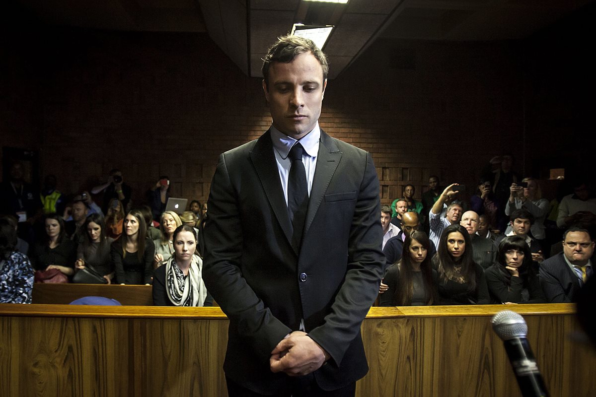 Oscar Pistorius, quien mató a su novia en Sudáfirca, sale de la cárcel y quedará en arresto domiciliario. Foto Prensa Libre: (EFE)