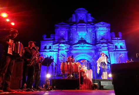 Concierto de Lila Downs en la Ermita de la Santa Cruz