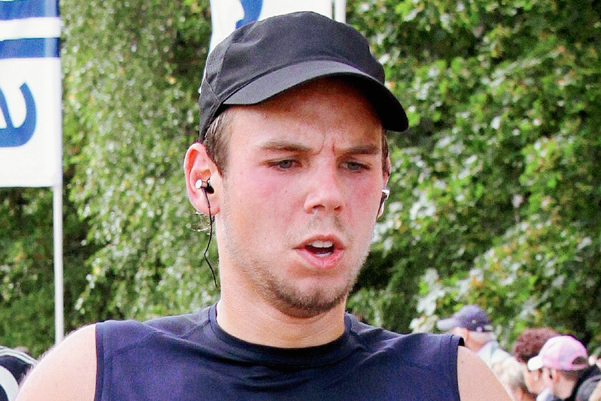 Andreas Lubitz, copiloto de Germanwings manipuló hasta cinco veces el piloto automático para programar el descenso en el vuelo de ida a Barcelona.(Foto Prensa Libre:AFP)