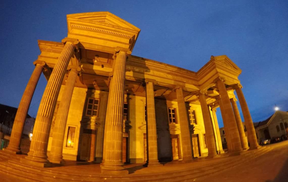 En sus 123 años de funcionamiento este edificio guarda hechos de las bellas artes que le agregan valor cultural a la ciudad altense. (Foto Prensa Libre: A. Ixcot)