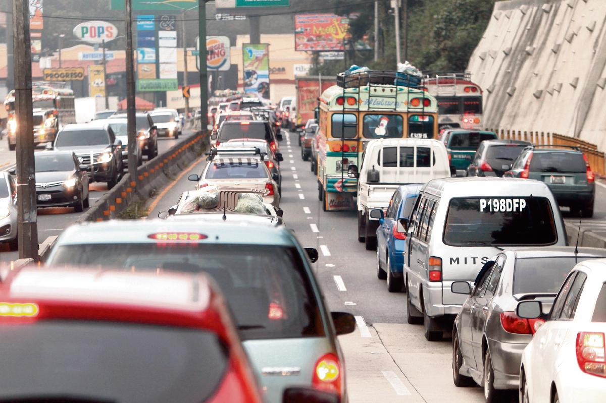 Plazo para el pago del impuesto sobre circulación de vehículos del 2016 vence el 31 de julio del próximo año. (FOTO PRENSA LIBRE: ERICK AVILA)