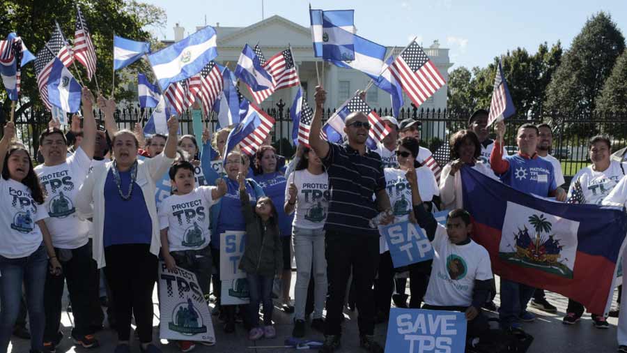 El TPS de El Salvador fue otorgado en marzo de 2001 como respuesta humanitaria tras los terremotos del 13 de enero y el 13 de febrero de ese año. (Foto Prensa Libre: AFP)