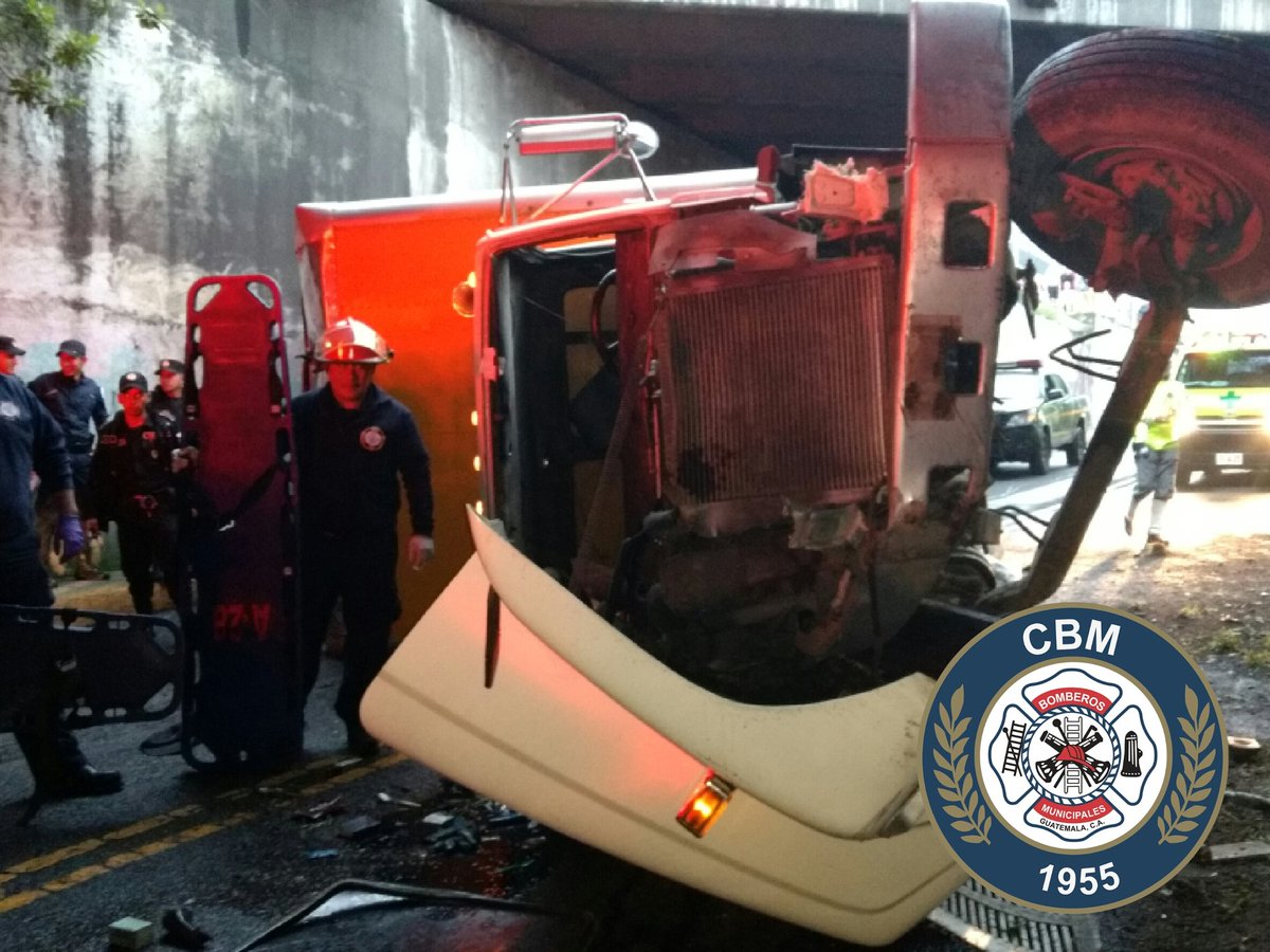 El accidente ocurrió cerca de las 7 de la mañana. (Foto Prensa Libre: CBM)