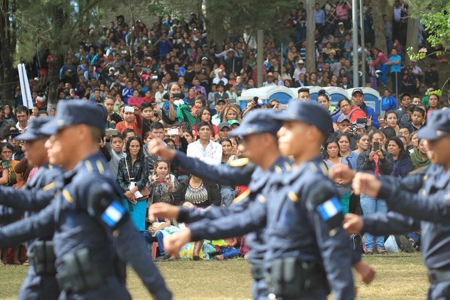 La PNC dejó sin efecto una circular donde le prohibía a los agentes dar información sobre la situación de la institución. (Foto Prensa Libre: Hemeroteca PL)