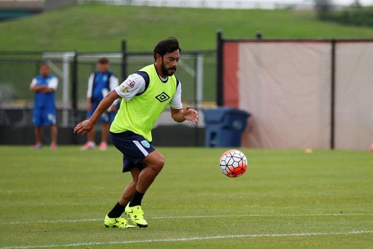 Carlos Ruiz, jugador de la Selección Nacional, asegura que dará una conferencia a la prensa para aclarar los recursos que recibió de la Fedefut. (Foto Prensa Libre: Hemeroteca PL)