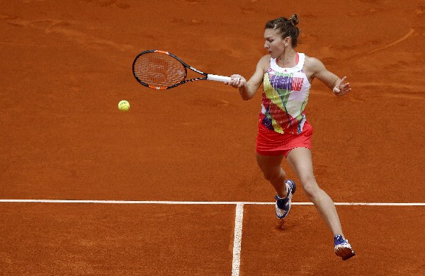 La tenista rumana Simona Halep disputará la final del abierto de Madrid. (Foto Prensa Libre: EFE).