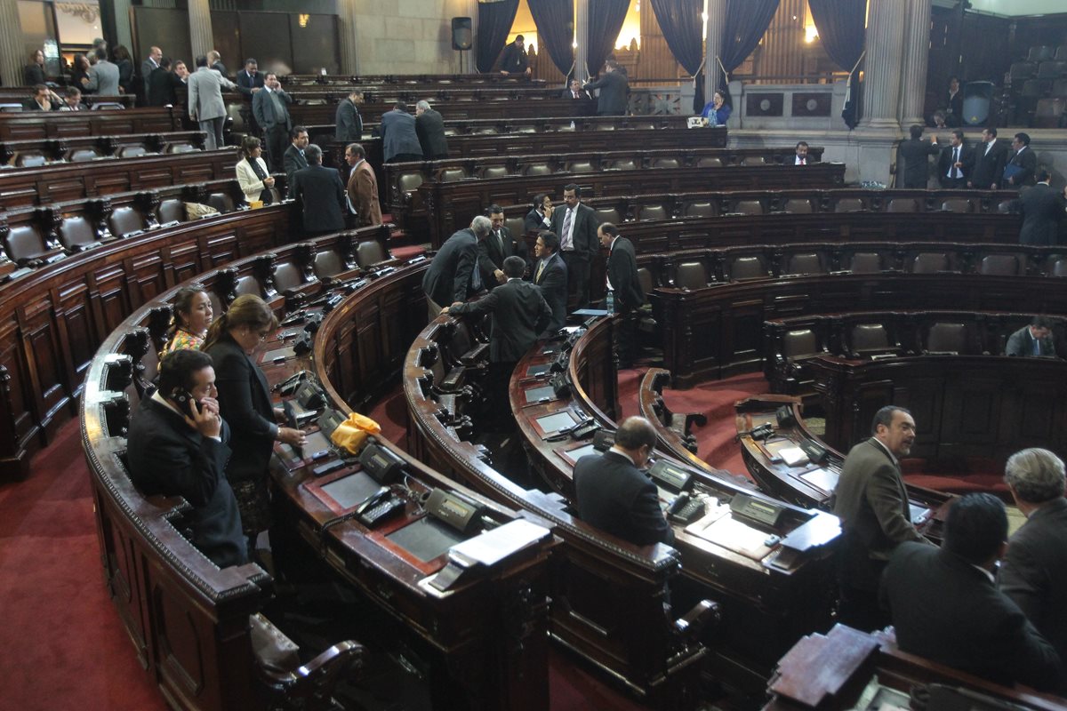 En el pleno del Congreso podría aprobarse la Ley de Tarjetas de Crédito (Foto Prensa Libre: Hemeroteca). 