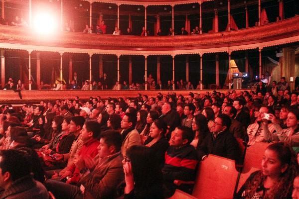 El público altense acudió a la cita. (Foto Prensa Libre: Carlos Ventura)