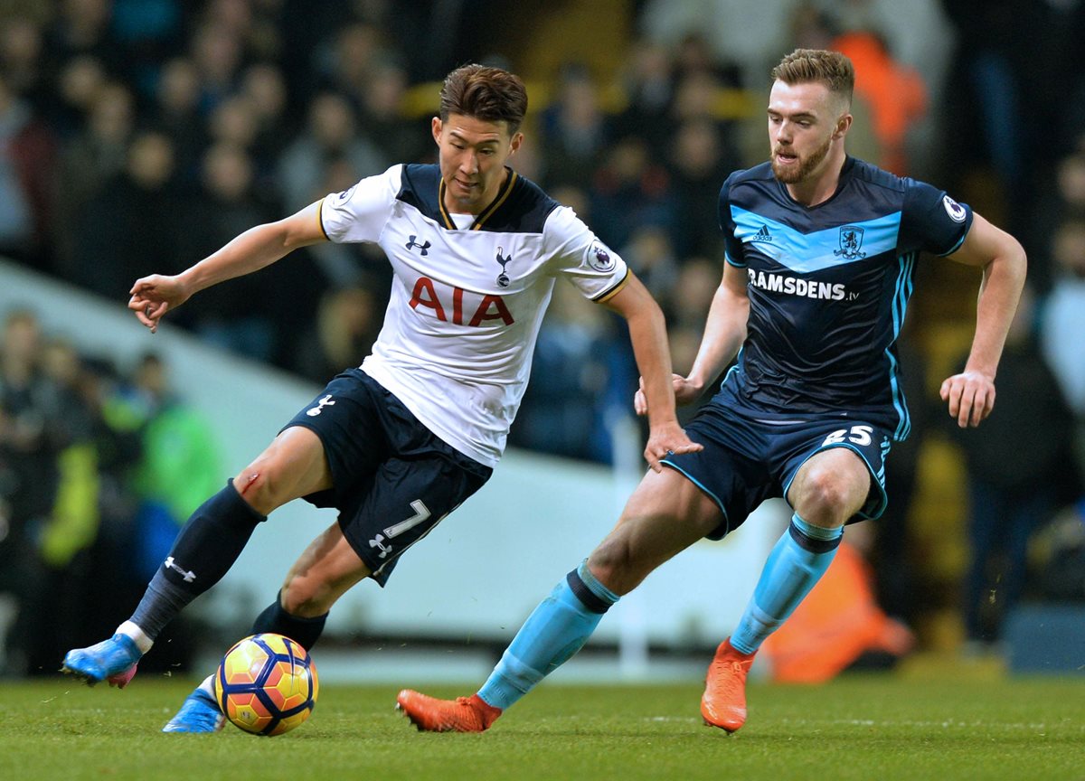 Un gol de penalti salvó a los "spurs" en casa. (Foto Prensa Libre: AFP)