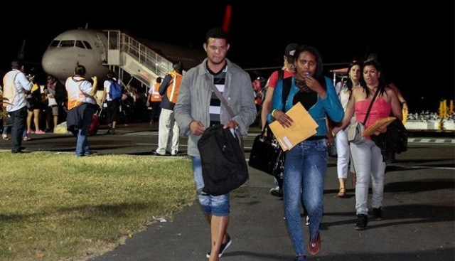 Los migrantes cubanos provienen de Costa Rica, donde han permanecido varados desde hace varios meses. (Foto Prensa Libre: EFE)