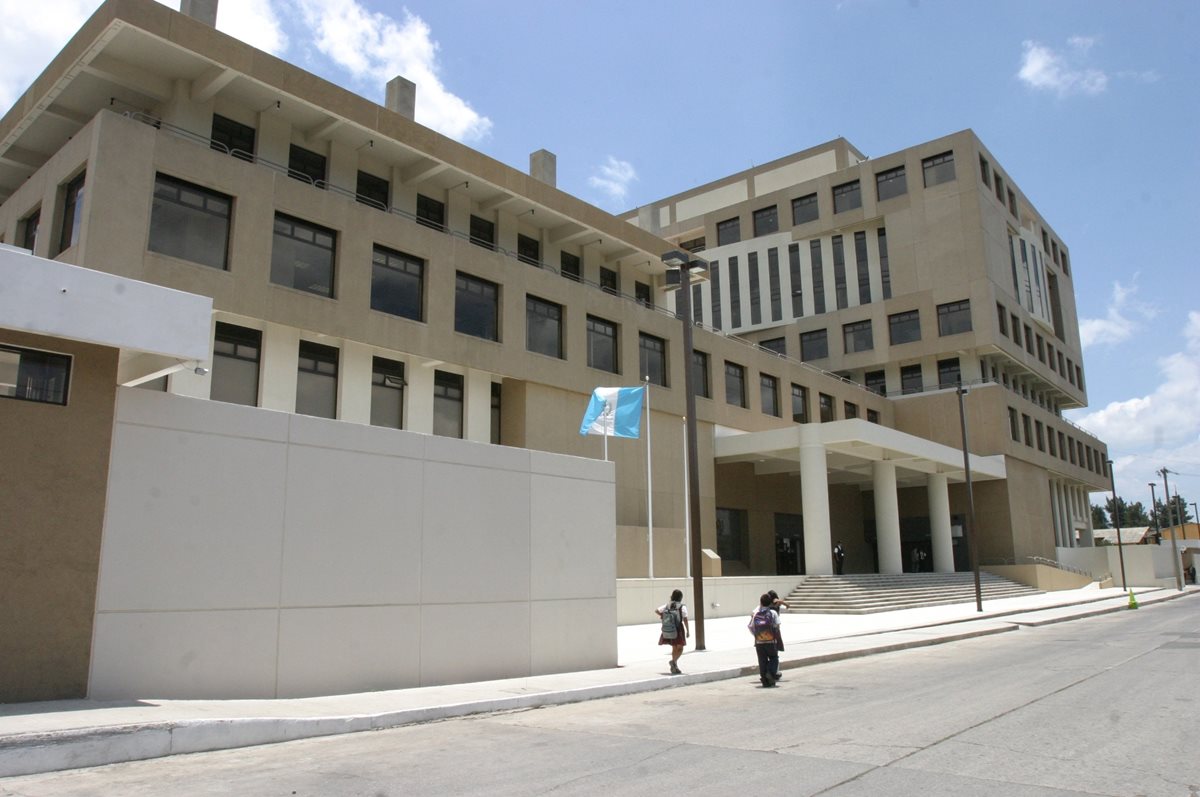 El MP solicita Q1 mil 823 millones y se le está asignando Q1 mil 100 millones, lo que afectaría nuevos proyectos. (Foto Prensa Libre: Hemeroteca PL)