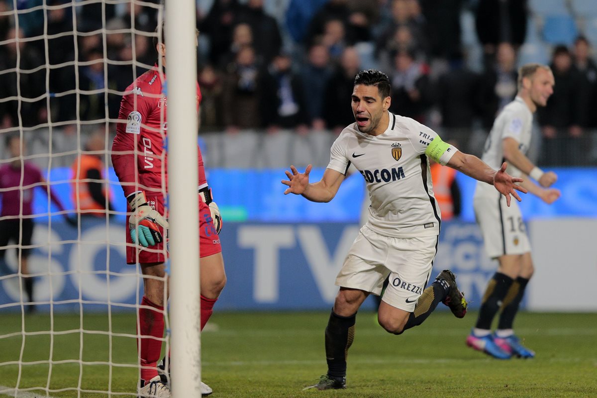 Radamel Falcao está listo para enfrentar al City en la Liga de Campeones. (Foto Prensa Libre: AFP)