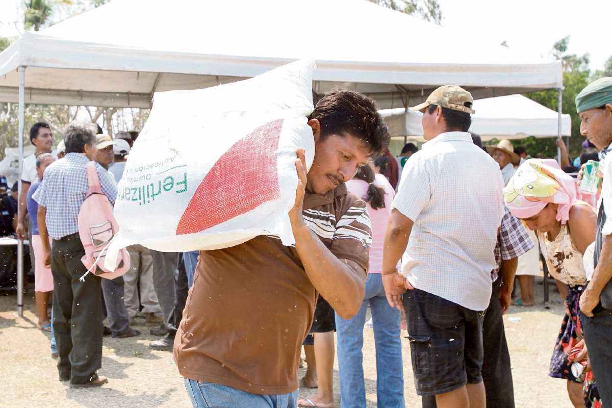 el gobierno alista cronograma para iniciar con la entrega del Programa de Fertilizantes a pequeños productores del país.