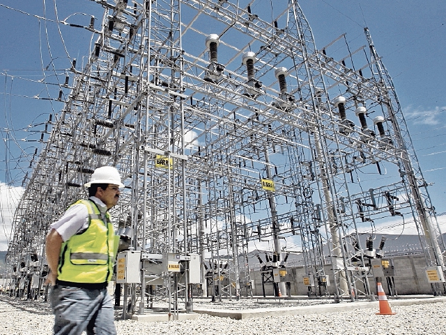 La CNEE es el ente regulador del sector eléctrico.