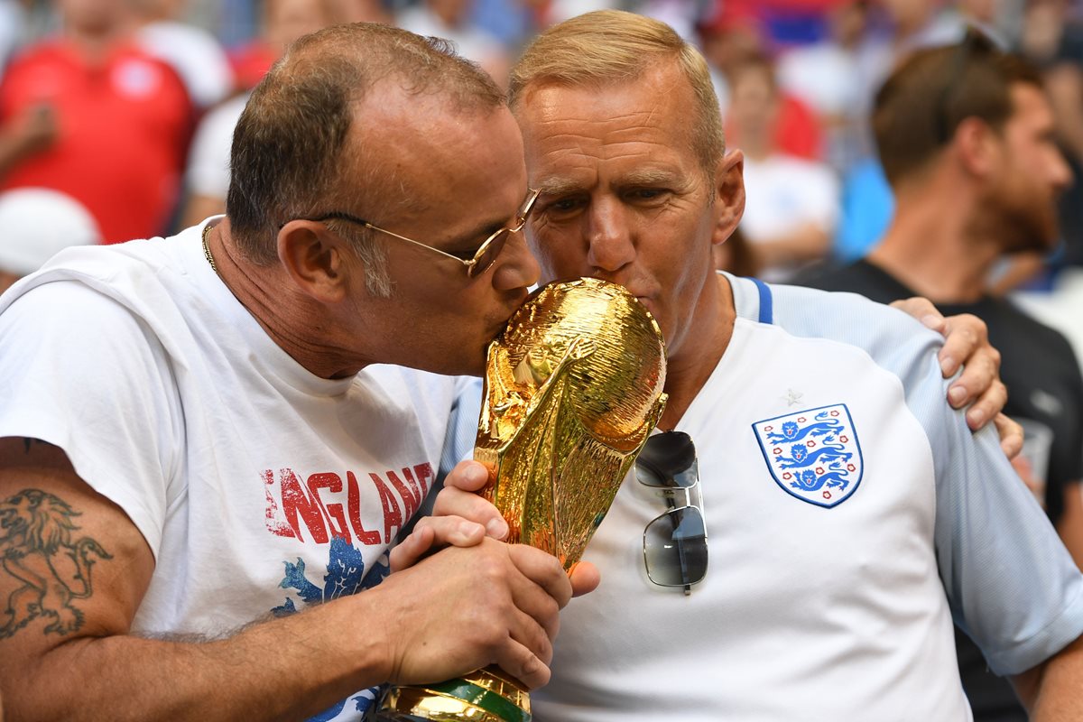 Los seguidores ingleses sueñan con ganar la Copa del Mundo. (Foto Prensa Libre: AFP).