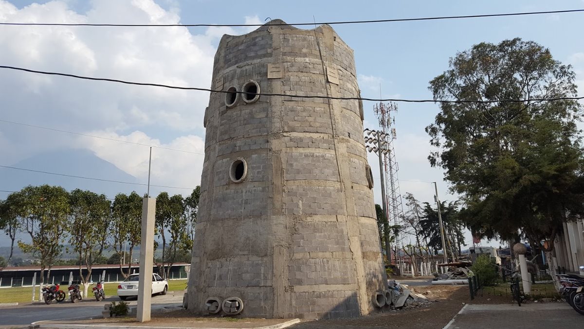 El observatorio tendrá tres pisos y una terraza. La estructura tendrá 6.5 metros de diametro y 11 metros de altura. (Foto Prensa Libre: Julio Sicán)