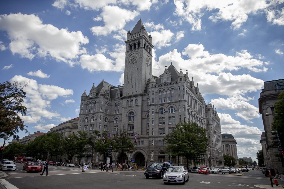 Vista general de la fachada del Trump International Hotel. (Foto Prensa Libre: EFE)