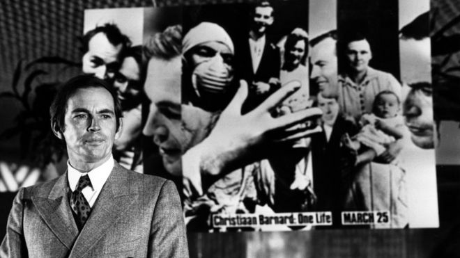 El cardiólogo sudafricano Christiaan Barnard fue la primera persona en hacer un transplante de corazón en humanos. GETTY IMAGES