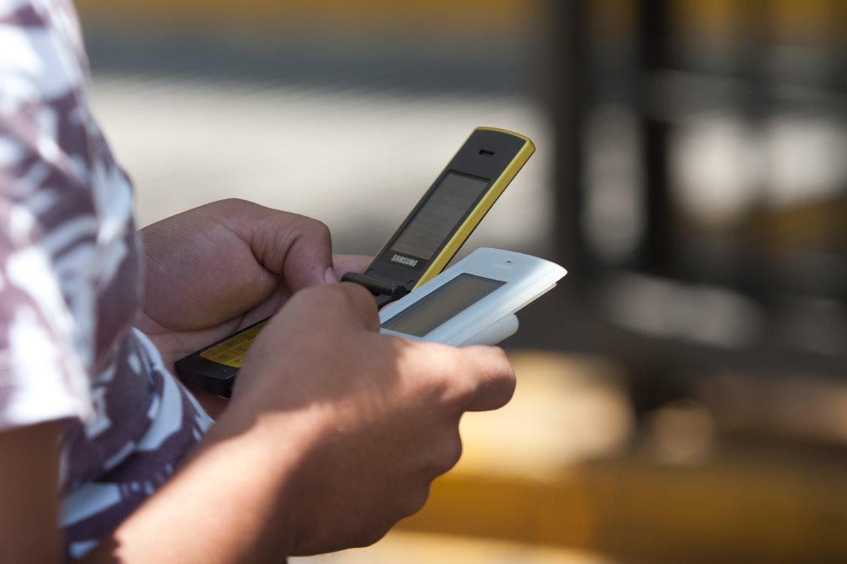 La nomofobia surge del temor de no tener el teléfono móvil a la mano. (Foto Prensa Libre: Hemeroteca PL)