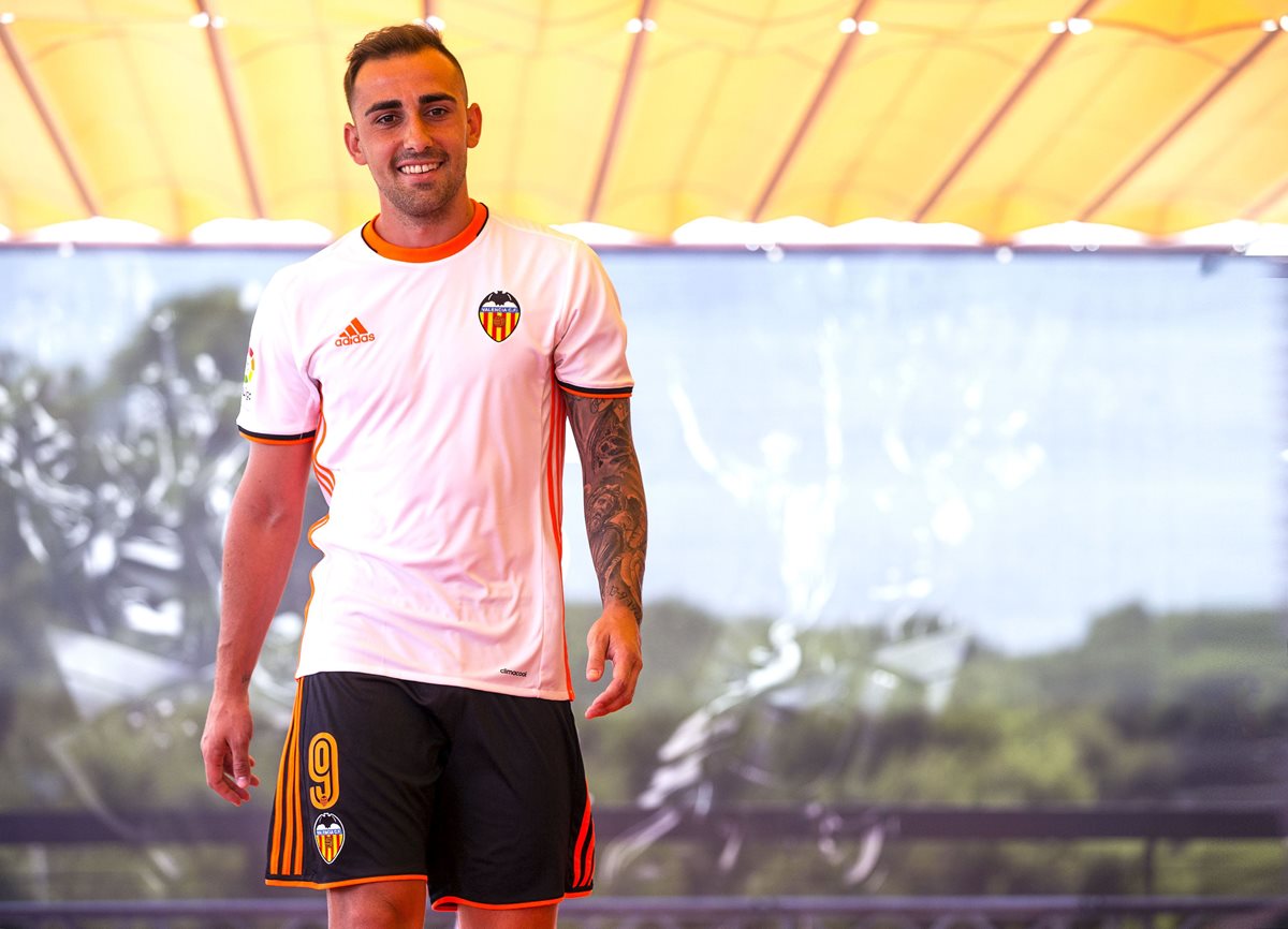 Alcácer es una de las joyas del Valencia y tiene un futuro prometedor. (Foto Prensa Libre: EFE)