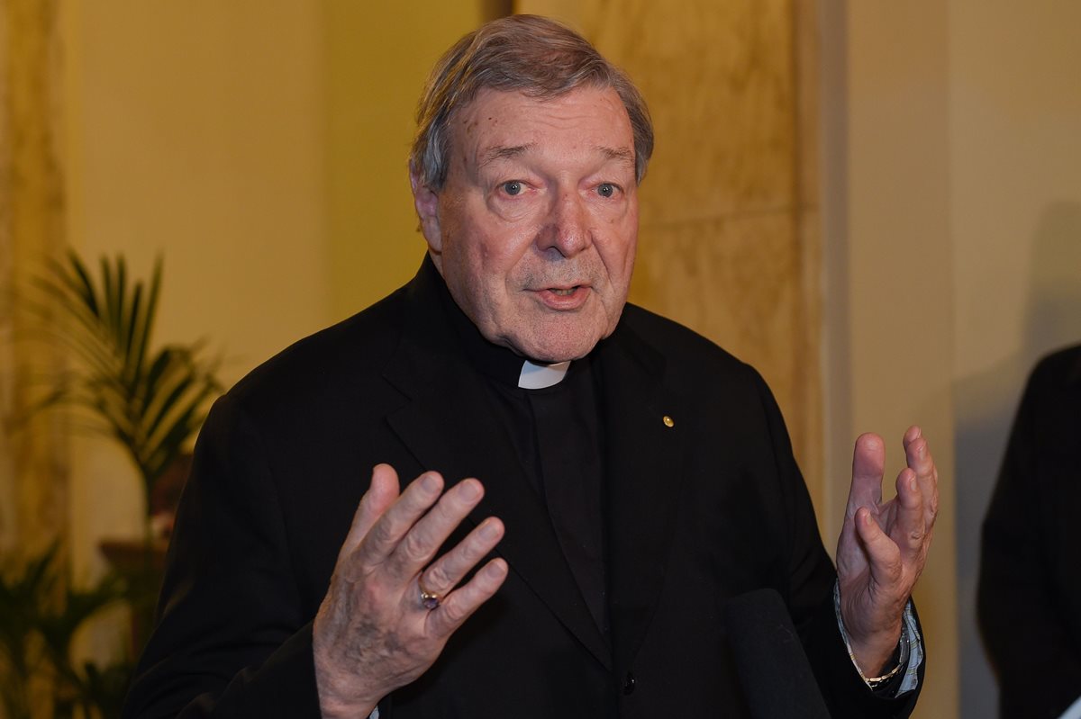 George Pell hablando a los medios de comunicación en el hotel Quirinale en Roma.(AFP).