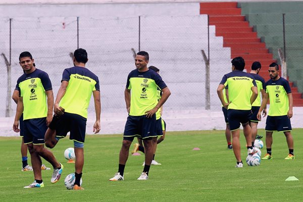 Los jugadores de Antigua Antigua GFC no descuidad su preparación para afrontar con éxito los últimos compromisos. (Foto Prensa Libre: Óscar Felipe).