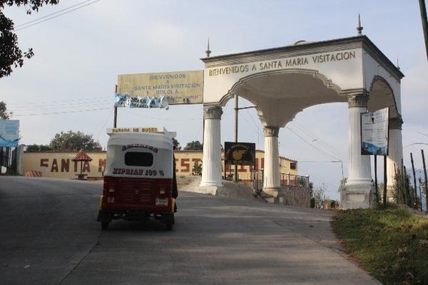 El pago de arbitrios e impuestos por parte de vecinos beneficia las finanzas municipales de Santa María Visitación. (Foto Prensa Libre: Ángel Julajuj)