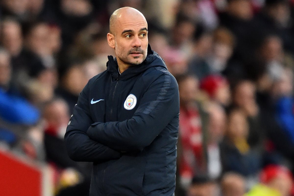 Pep Guardiola, técnico del Manchester City se quitó la presión al indicar que el Liverpool es el mejor equipo de Europa. (Foto Prensa Libre: AFP).